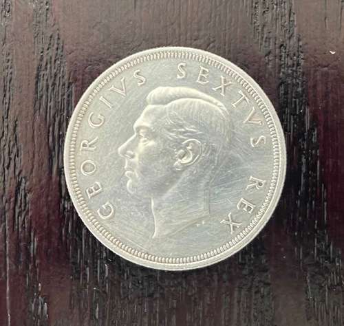 1949 Union of  South Africa - 5 Shilling Silver coin - Circulated, 29 Grams (UNI4)