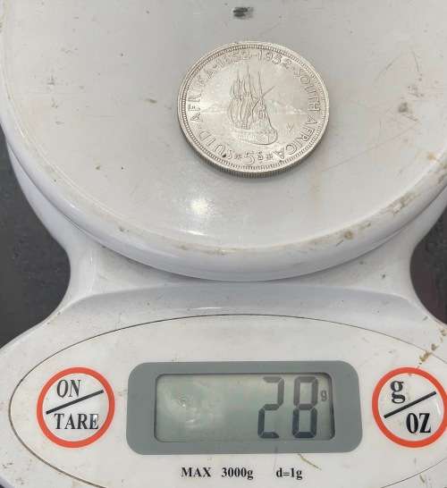 1952 Union of  South Africa - 5 Shilling Silver coin - Circulated, 28 Grams (UNI13)
