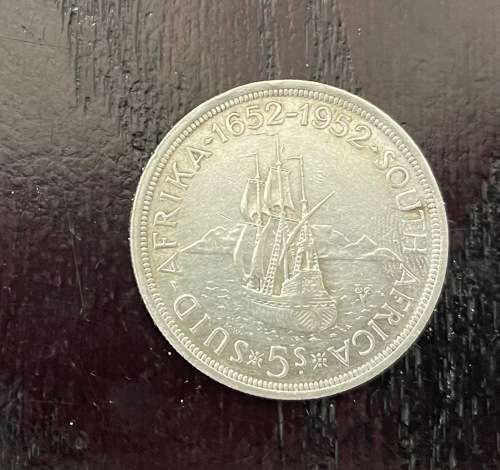 1952 Union of  South Africa - 5 Shilling Silver coin - Circulated, 28 Grams (UNI15)