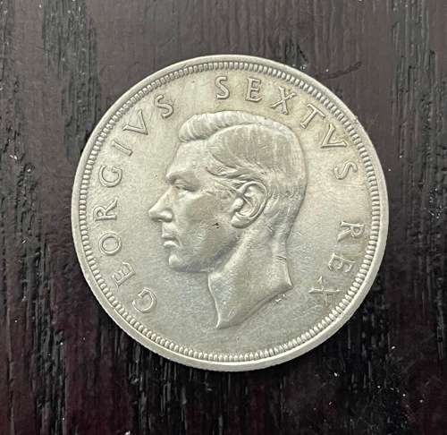 1952 Union of  South Africa - 5 Shilling Silver coin - Circulated, 28 Grams (UNI15)