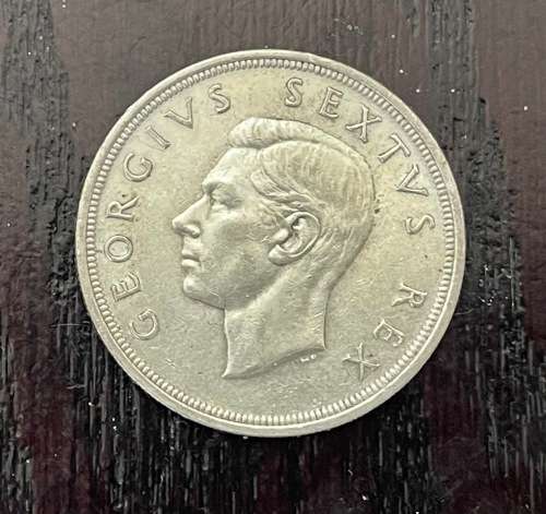 1952 Union of  South Africa - 5 Shilling Silver coin - Circulated, 28 Grams (UNI16)