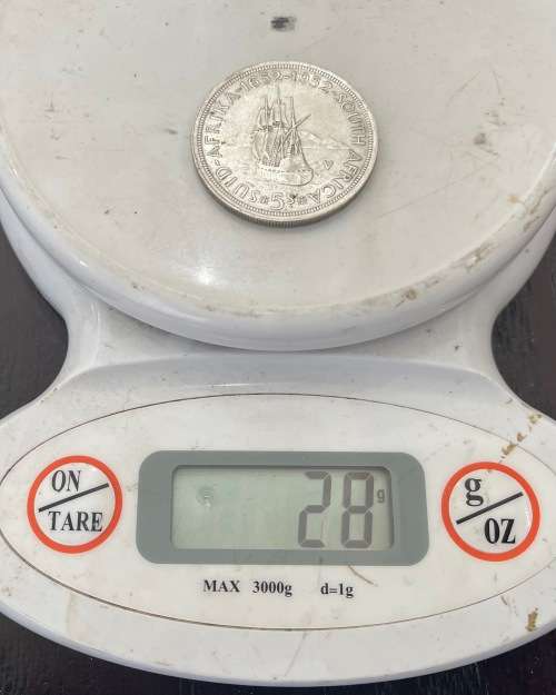 1952 Union of  South Africa - 5 Shilling Silver coin - Circulated, 28 Grams (UNI16)