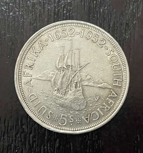 1952 Union of  South Africa - 5 Shilling Silver coin - Circulated, 28 Grams (UNI17)