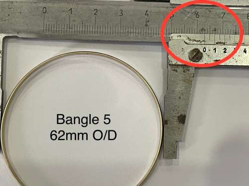 9CT SOLID GOLD BANGLE - 4mm WIDE and 62mm O/D  8.24 GRAMS - (BANG05)