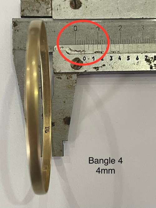 9CT SOLID GOLD BANGLE - 4mm WIDE and 62mm O/D  5.95 GRAMS - (BANG04)