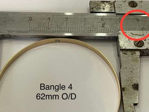 9CT SOLID GOLD BANGLE - 4mm WIDE and 62mm O/D  5.95 GRAMS - (BANG04)