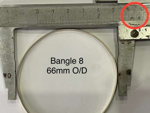 9CT SOLID GOLD BANGLE - 4mm WIDE and 66mm O/D  5.82 GRAMS - (BANG08)