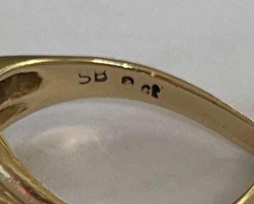 9CT SOLID GOLD LADIES RING (SB Marking) WITH 4 X CZ  +/-17mm I/D and 20mm O/D  3.68 GRAMS - (RING1 )