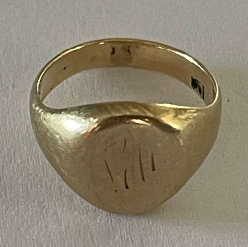9CT SOLID GOLD SMALL LADIES RING  - Ring size +/-14mm I/D and 18mm O/D  3.18 GRAMS - (RING3 )