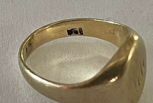 9CT SOLID GOLD SMALL LADIES RING  - Ring size +/-14mm I/D and 18mm O/D  3.18 GRAMS - (RING3 )
