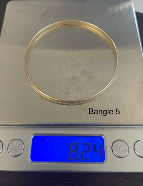 9CT SOLID GOLD BANGLE - 4mm WIDE and 62mm O/D  8.24 GRAMS - (BANG05)