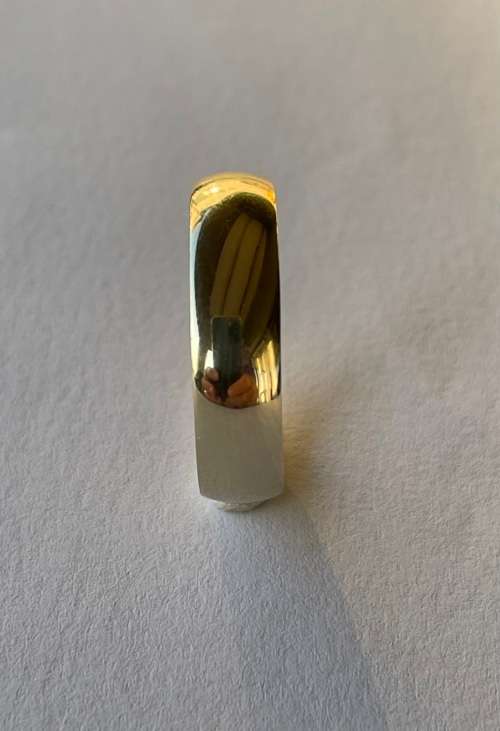 9ct (375) Yellow Gold 6mm Mens Wedding Band/Ring - Size +/-23mm O/D and 21mm I/D and Weighs 3.90g