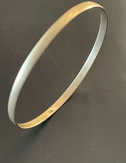 9CT SOLID GOLD BANGLE - 3.8mm WIDE and 62mm O/D  5.56 GRAMS - (BANG06)
