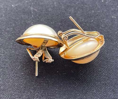 9CT GOLD, GENUINE VINTAGE 19MM MABE PEARL EARRINGS WITH OMEGA CLIP and PIN - 6.61 GRAMS ( 32.95 CT)