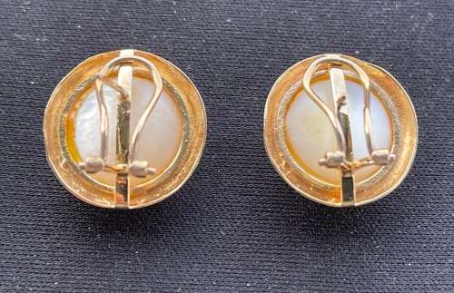 9CT GOLD, GENUINE VINTAGE 19MM MABE PEARL EARRINGS WITH OMEGA CLIP and PIN - 6.61 GRAMS ( 32.95 CT)