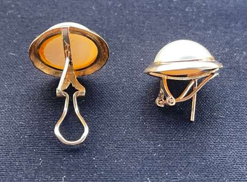 9CT GOLD, GENUINE VINTAGE 19MM MABE PEARL EARRINGS WITH OMEGA CLIP and PIN - 6.61 GRAMS ( 32.95 CT)