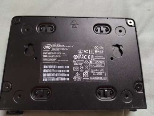 Intel NUC 8 Rugged NUC8CHK (64 GB emmc / 4 GB ram) + Microsoft All-in-One Wireless Media Keyboard