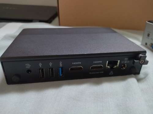 Intel NUC 8 Rugged NUC8CHK (64 GB emmc / 4 GB ram) + Microsoft All-in-One Wireless Media Keyboard