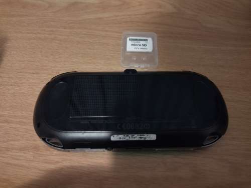 Playstation Vita (3G / Wifi), 8GB Vita memory Card, Charger + SD2Vita Adapter