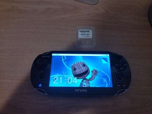 Playstation Vita (3G / Wifi), 8GB Vita memory Card, Charger + SD2Vita Adapter