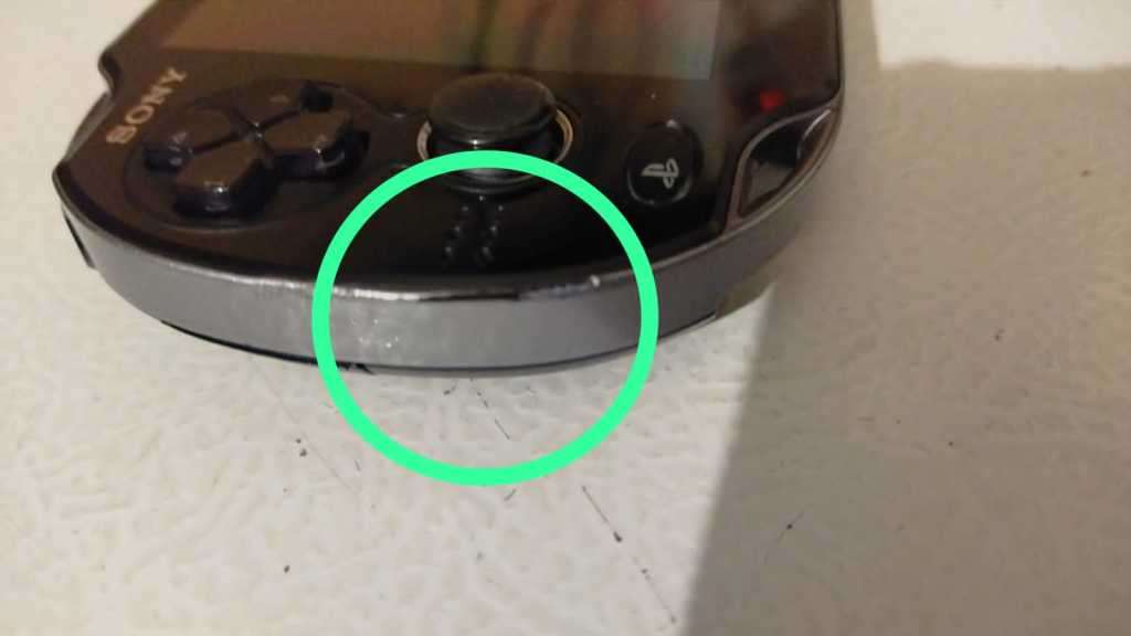 Sony Playstation Vita (3G / WiFi) + 1 Game+ 8 GB memory card