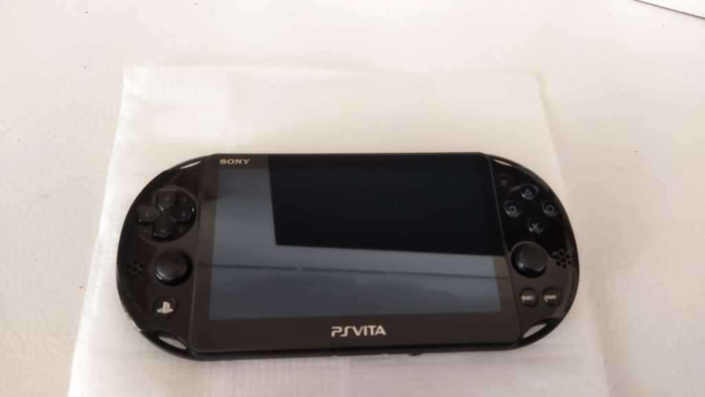 Sony Playstation Vita Slim Edition(IMMACULATE CONDITION) + 12 Games + 8GB Card + SD2Vita + Extras