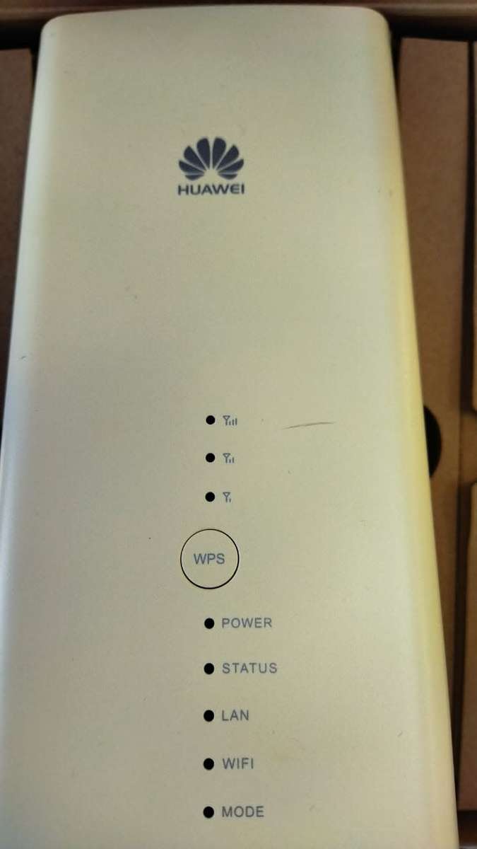 Huawei B618 - 22d Cat 11 4G / LTE Router (Fixed LTE as well)
