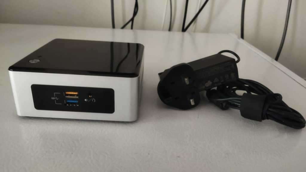 Intel NUC NUC5CPYH (120 GB SSD / 4 GB Ram)