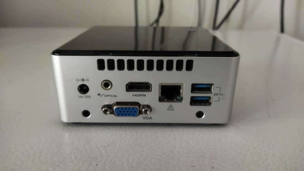 Intel NUC NUC5CPYH (120 GB SSD / 4 GB Ram)