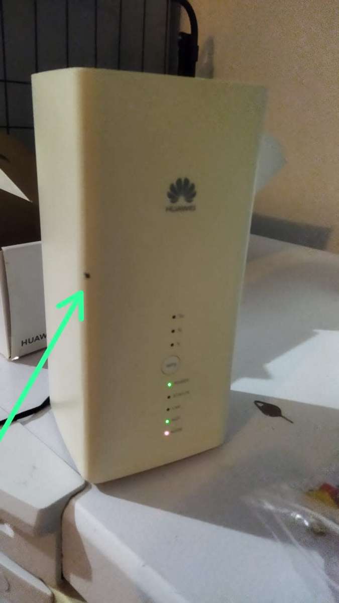 Huawei B618 - 22d Cat 11 4G / LTE Router (Fixed LTE as well)