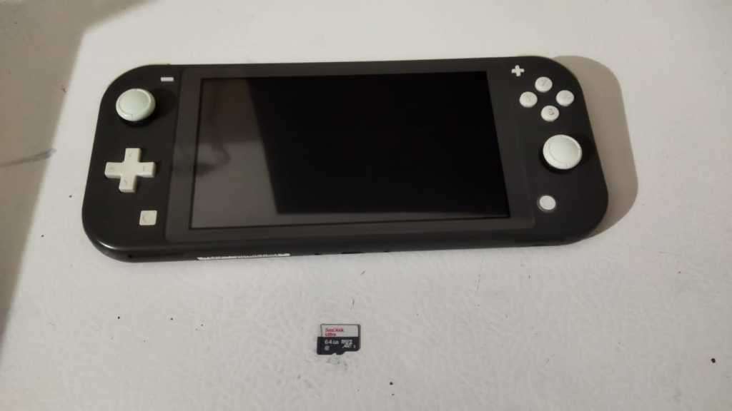 Nintendo Switch Lite (Grey) + 64 GB Memory Card