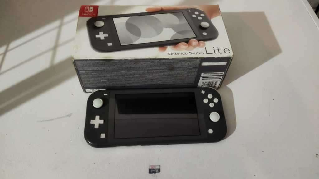 Nintendo Switch Lite (Grey) + 64 GB Memory Card