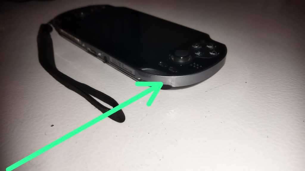 Sony Playstation Vita + 2 Games + 8 GB Memory Card + pouch