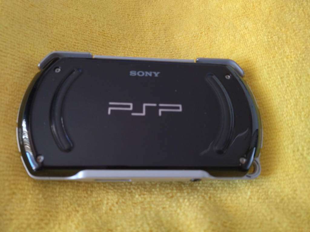 Sony PSP Go Console