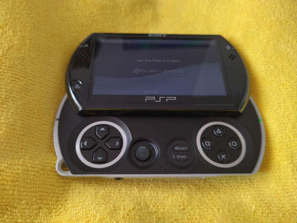 Sony PSP Go Console