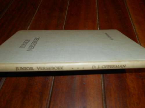 DJ OPPERMAN - JUNIOR VERSEBOEK -  MIDDELBARE SKOOL GEDIGTE ILLUS VAN DIGTERS