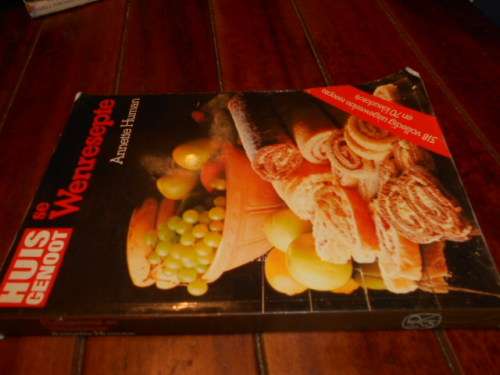 Annette Human - Huisgenoot: Wenresepte 1 - Human & Rousseau 1984  geillus sagteband