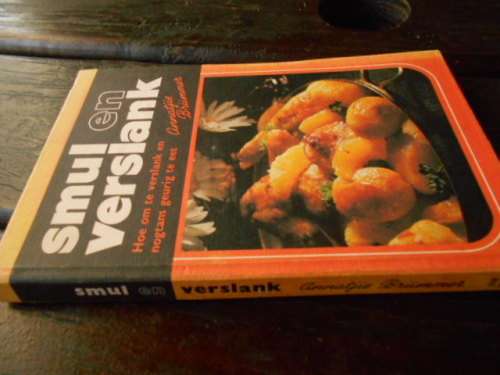 ANNATJIE BRUMMER - SMUL EN VERSLANK - DAAN RETIEF UITGEWERS PRETORIA