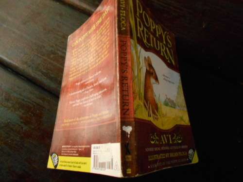 AVI - POPPY`S RETURN - BOOK 5 - ILLUS BRIAN FLOCA -NEWBERRY POPPY STORIES SOFTBACK