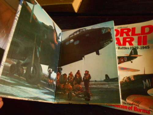 2LARGE WAR PICTURE BOOKS -  WARSHIPS HAMLYN and WW1 WORLD WAR II Battles