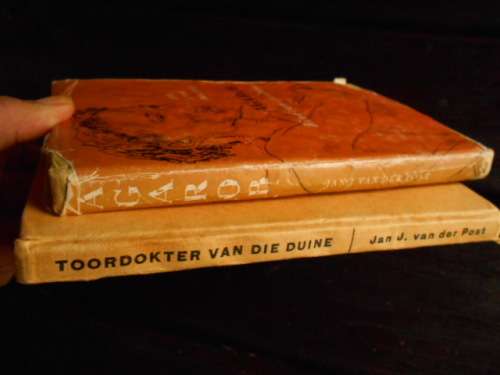 JAN VAN DER POST -  2 BOEKIES - AGAROB - KIND EN  TOORDOKTER VAN DIE DUINE
