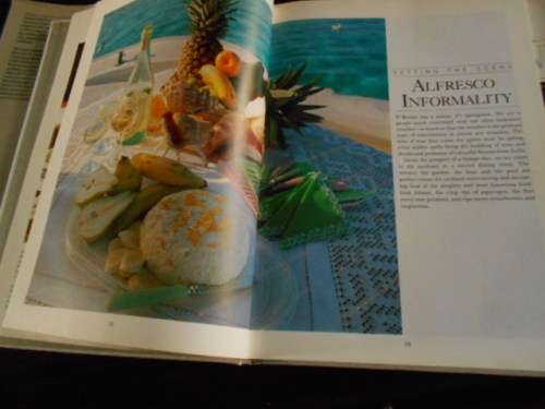 VOGUE ENTERTAINING - 1986 OCTOPUS BOOKS ILLUS HARDBACK AND DUSTCOVER