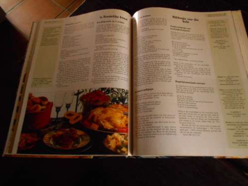 CARMEN NIEHAUS  & LIZBE BOTHA - HUISGENOOT WENRESEPTE SES (6)  GETOETS -  Hum & Rous hardeb 1996