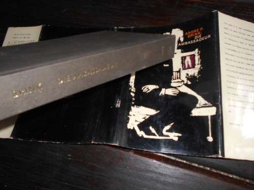 ANDRE BRINK - DIE AMBASSADEUR -  HUMAN EN ROUSSEAU 1964 HARDEBAND EN STOFOMSLAG
