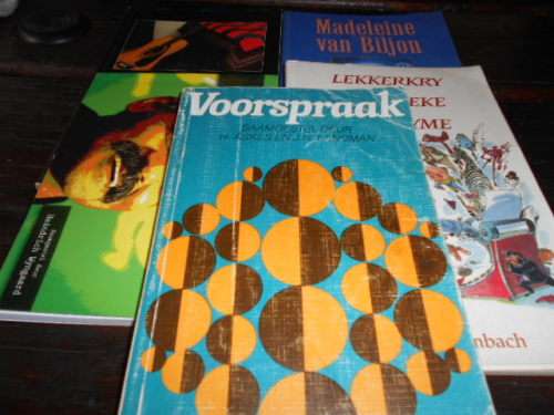 5 Kortstorie boeke-VOORSPRAAK, ROOI LAPPIESKOMBERS (geteken),  LIMIRIEKE,LEESGOED