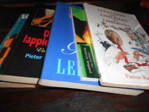 5 Kortstorie boeke-VOORSPRAAK, ROOI LAPPIESKOMBERS (geteken),  LIMIRIEKE,LEESGOED