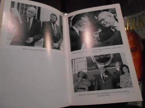 FW DE KLERK THE AUTOBIOGRAPHY - THE LAST TREK - A NEW BEGINNING - AUTOG  MACMILLAN 1998 HARDB & DUST