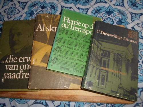 VIER LANGENHOVEN HARDEBAND BOEKE - Alskrywend,  Erwe vaadre, Dienswillige dienaar, Tremspoor