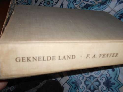 FA VENTER - GEKNELDE LAND 1960 NASIONALE HANDELSDRUKKERY HARDEBAND