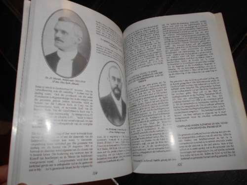 PROF RM BRITZ - WAAKSAME SKANS - TWEETORINGKERK BLOEMF NG KERK 1848-1998  1 STE ED ILLUS